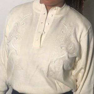 ‼️Sale‼️ $5 Vintage Chinese cream sweater. SIZE L